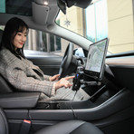Smartphone Holder + Wireless Car Charger // Tesla Model 3
