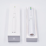 Oclean // One Smart Sonic Electric Toothbrush with Pressure Sensor + Travel Case (White)