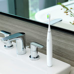 Oclean // One Smart Sonic Electric Toothbrush with Pressure Sensor + Travel Case (White)