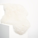 Icelandic Sheepskin // Natural White (43-47"L x 27-32"W)