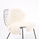 Icelandic Sheepskin // Natural White (43-47"L x 27-32"W)