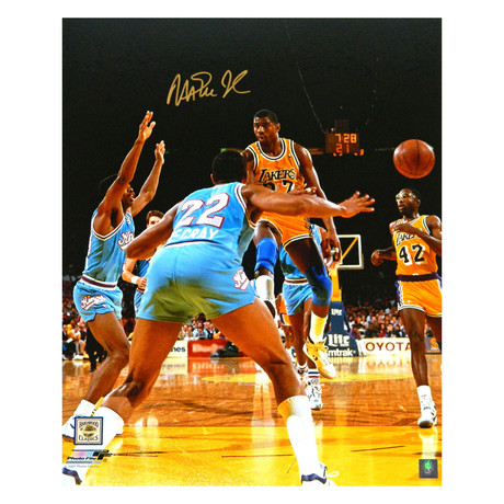 Magic Johnson // Los Angeles Lakers // Signed No Look Pass Photo