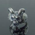 Skull + Horns Ring // Silver (10.5)