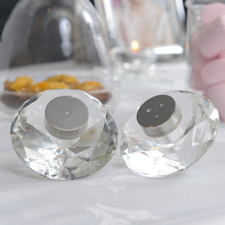 Salt + Pepper Shakers // Set of 2