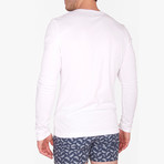 Logan V Neck T-Shirt Long Sleeve // White  (Small)