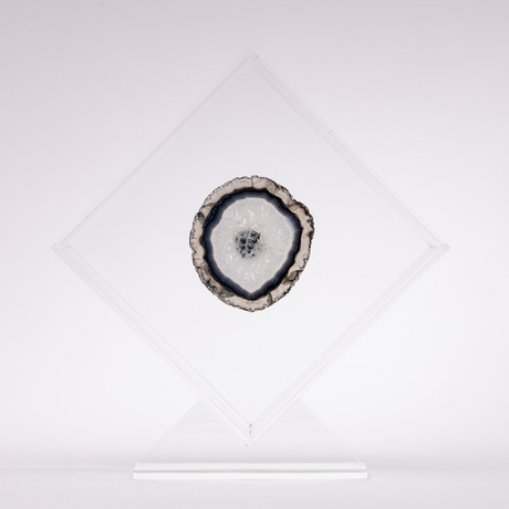 Agate Floating in Acrylic Display // Ver. 4