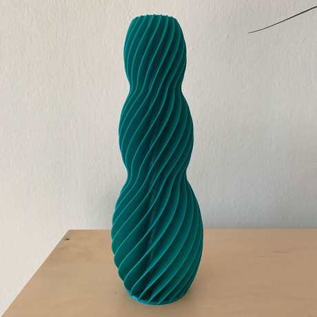 3D Printed Spiral Vase // Green