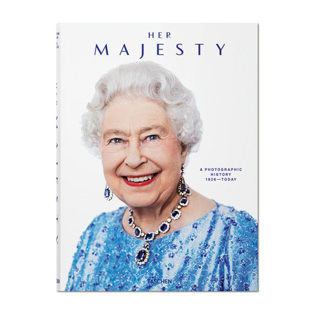 Her Majesty // A Photographic History (1926–Today)