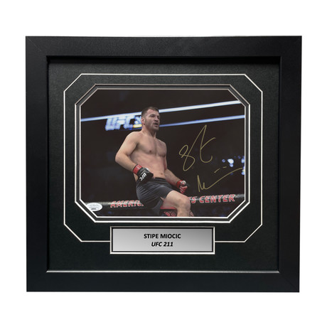 Stipe Miocic // Hand Signed Photo // Ver. 2