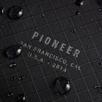 Molecule Cardholder (Black + White)