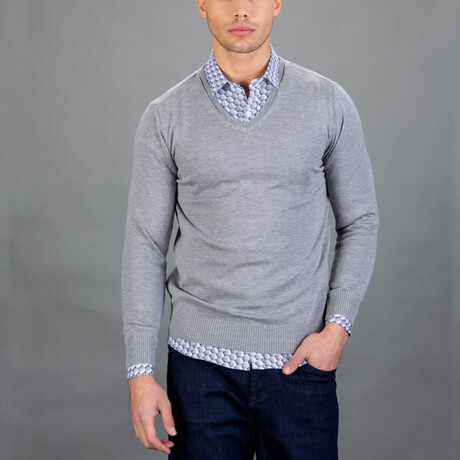 V-Neck Sweater // Gray (Small)