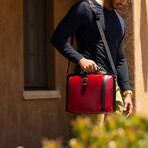 Dulles Touch Messenger // Red