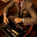 Dulles Touch Messenger // Black