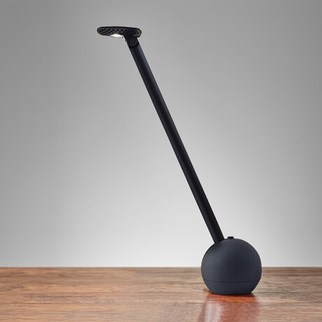 Kiu LED Desk Lamp // Black