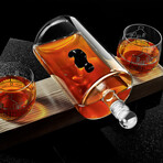 Hammer // Whiskey Decanter + 2 Whiskey Glasses + Tray