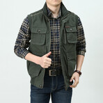 Zach Utility Vest // Military Green (M)