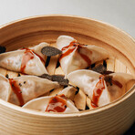 TRUFFLIN® Black Truffle Infused Sriracha Hot Sauce // Limited Edition Gift Box (8.5oz)