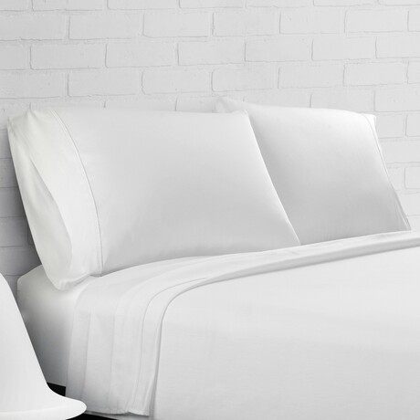 100% Cotton Percale 300TC Percale Pillow Case // Set of 2 // White (Standard / Queen)