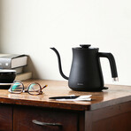 The Kettle // Black