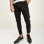 Relaxed-Fit Adjustable Travel Jeans // Black (30WX30L)