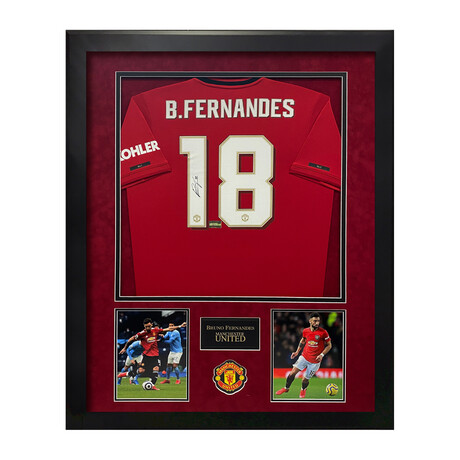 Bruno Fernandez // Framed + Signed Jersey Gold // Manchester United