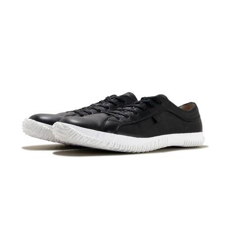 105 Sneaker // Black (US: 4)