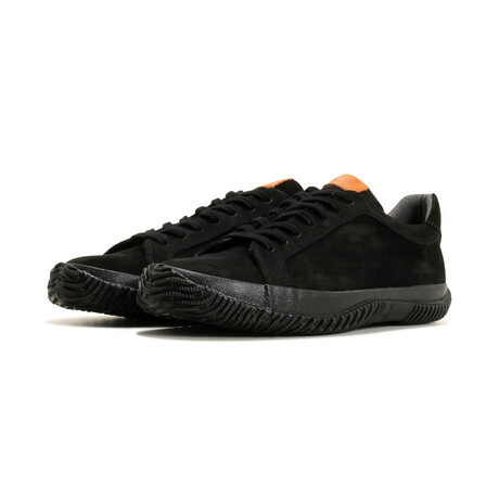 126 Sneaker // Black (US: 4)