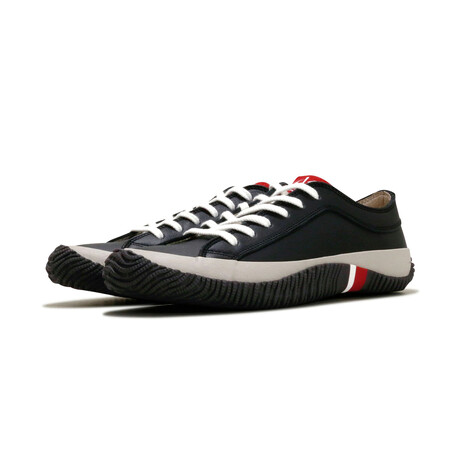 106 Sneaker // Black (US: 4)