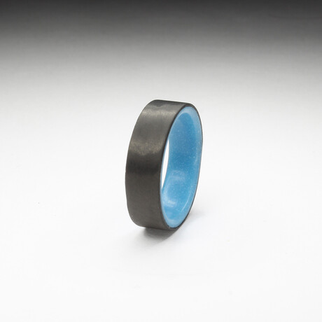 Unidirectional Pattern Carbon Fiber Ring // Blue Glow Core (6.5)