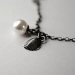 Shell + Pearl Pendant Necklace // 15.7" // Silver