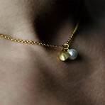 Shell + Pearl Pendant Necklace // 15.7" // Gold
