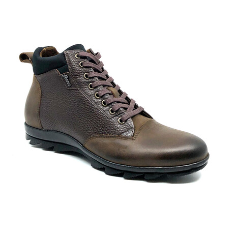 9519 Boot // Brown (Euro: 42)