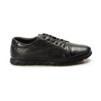 855MA226 Sports Shoes // Black (EU Size 40)