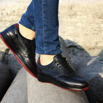 722MA237 Sports Shoes // Black (EU Size 40)