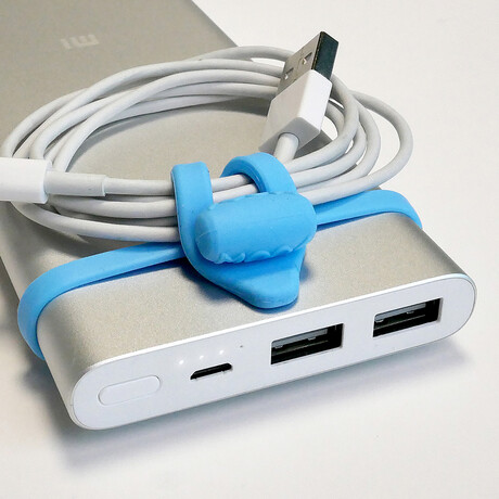 HUGMAN // Charing Cable Organizer // Blue