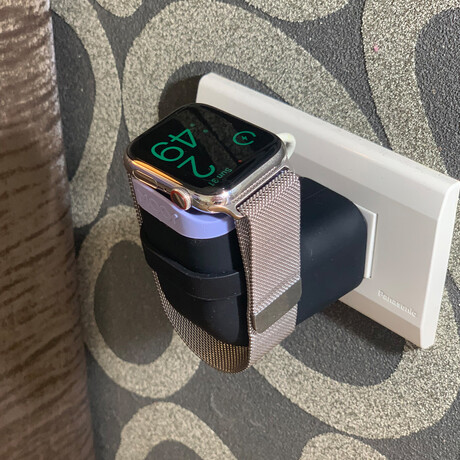 TIKTOQ // Apple Watch Cable Organizer // Black