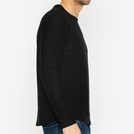 Finley Round Neck Long Sleeve T-Shirt // Black (M)