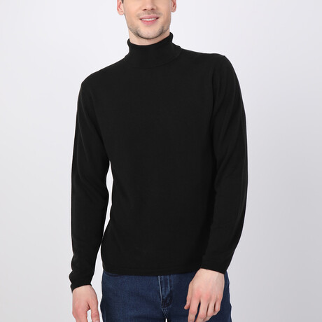 Isaiah Pullover // Black (XS)