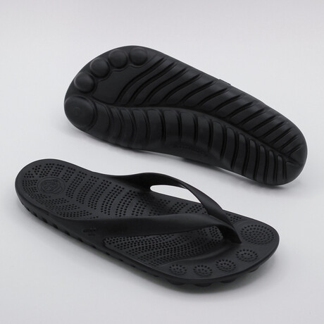 GUDO Flip Flops // Pirate Black (Men's Size 7 // Women's Size 9)
