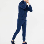 26347 SWEATSHIRT // Navy Blue (Small)