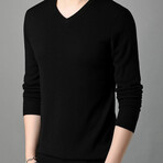 Larry Sweater // Black (L)