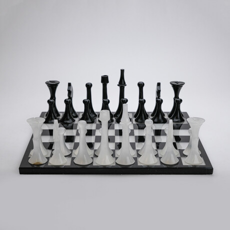 Genuine Large Italian Style Onyx Chess Set // Black + White