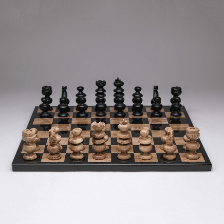 Genuine Large English Style Onyx Chess Set // Black + Natural (Black + Multi)