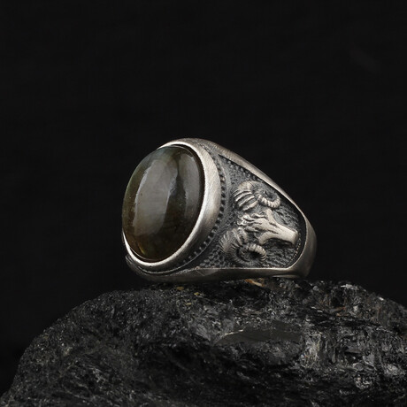 Bull Signet Ring with Labradorite (5)