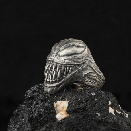 Large Venom Ring (5)