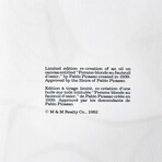 Femme Blonde Au Fauteuil D'Osier