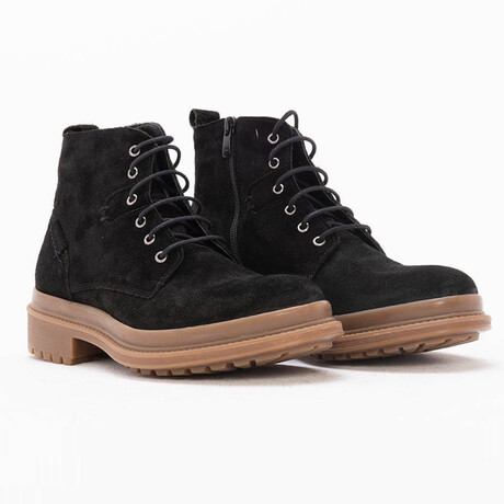 Evan Boots // Black (Euro: 39)