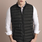 Logan Vest // Black (Small)