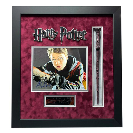 Daniel Radcliffe // Signed "Harry Potter" 8x10 Photo  w/ Wand // Framed
