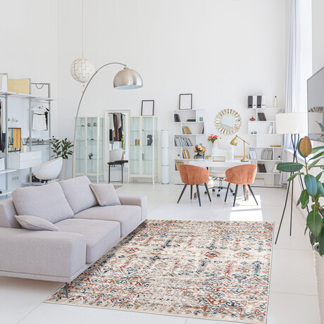 Hanna // Ivory (8'L x 5'W)